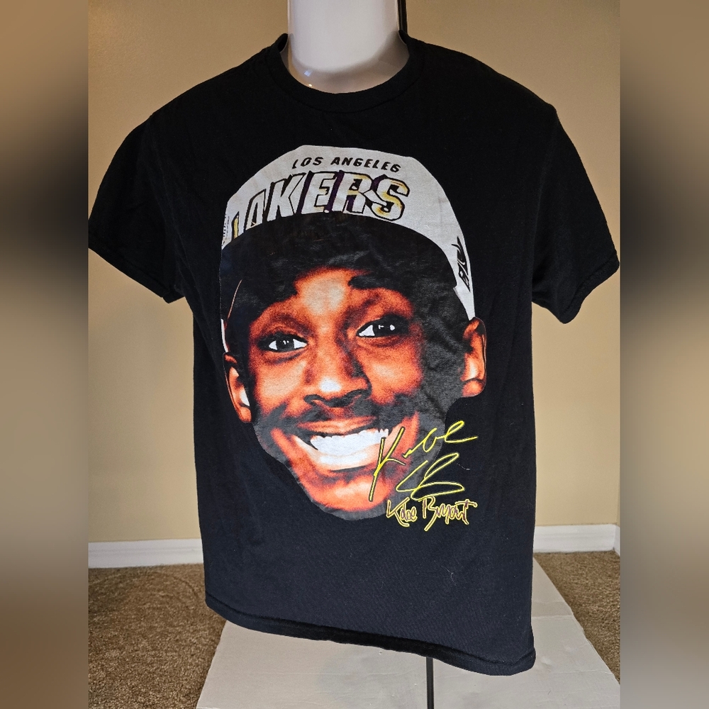 Kobe Bryant draft day 5X Champ black gildan tshirt size Medium